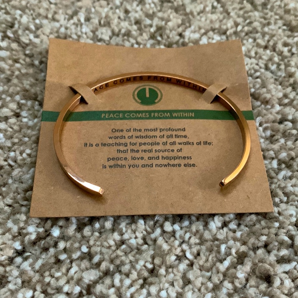 NWT Mantraband Rose gold Bracelet with Peace comes from within saying
